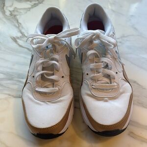Women’s Nike Air Max size 8 like new